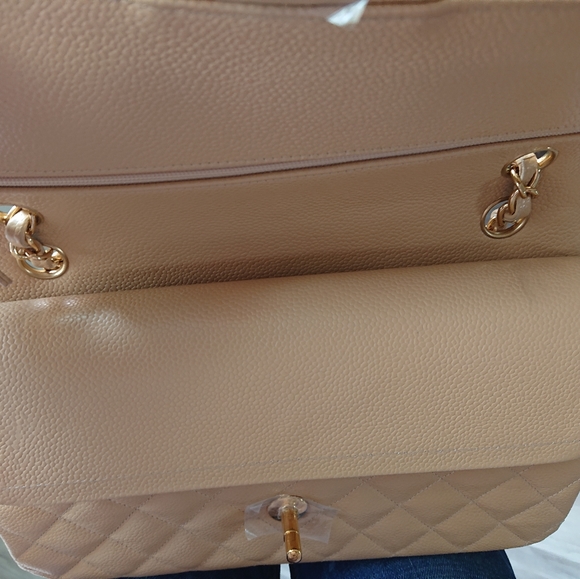Chanel caviar classic flap bag medium beige GHW - Picture 8 of 12